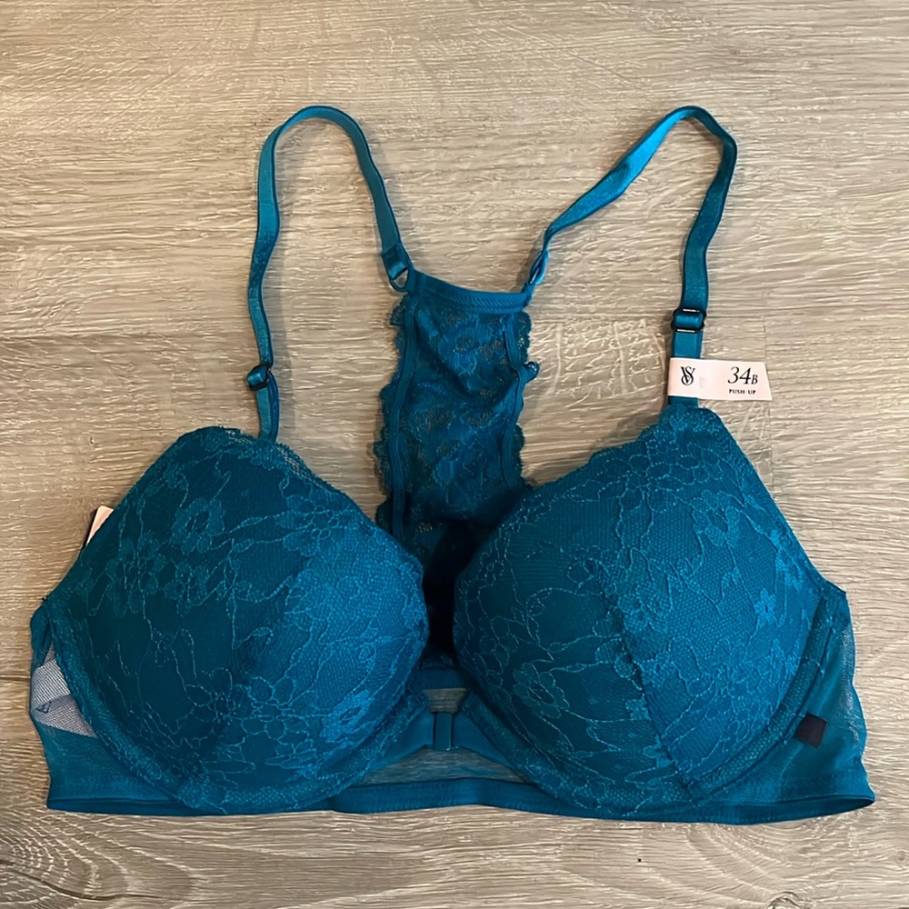 NWT 34B Victoria’s Secret Push-Up Bra with Front Closure